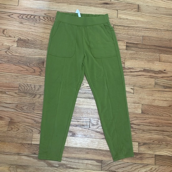 Fabletics Green Pants - Picture 3 of 5